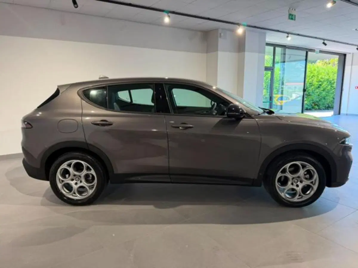 Alfa Romeo Tonale usata a Salerno (3)