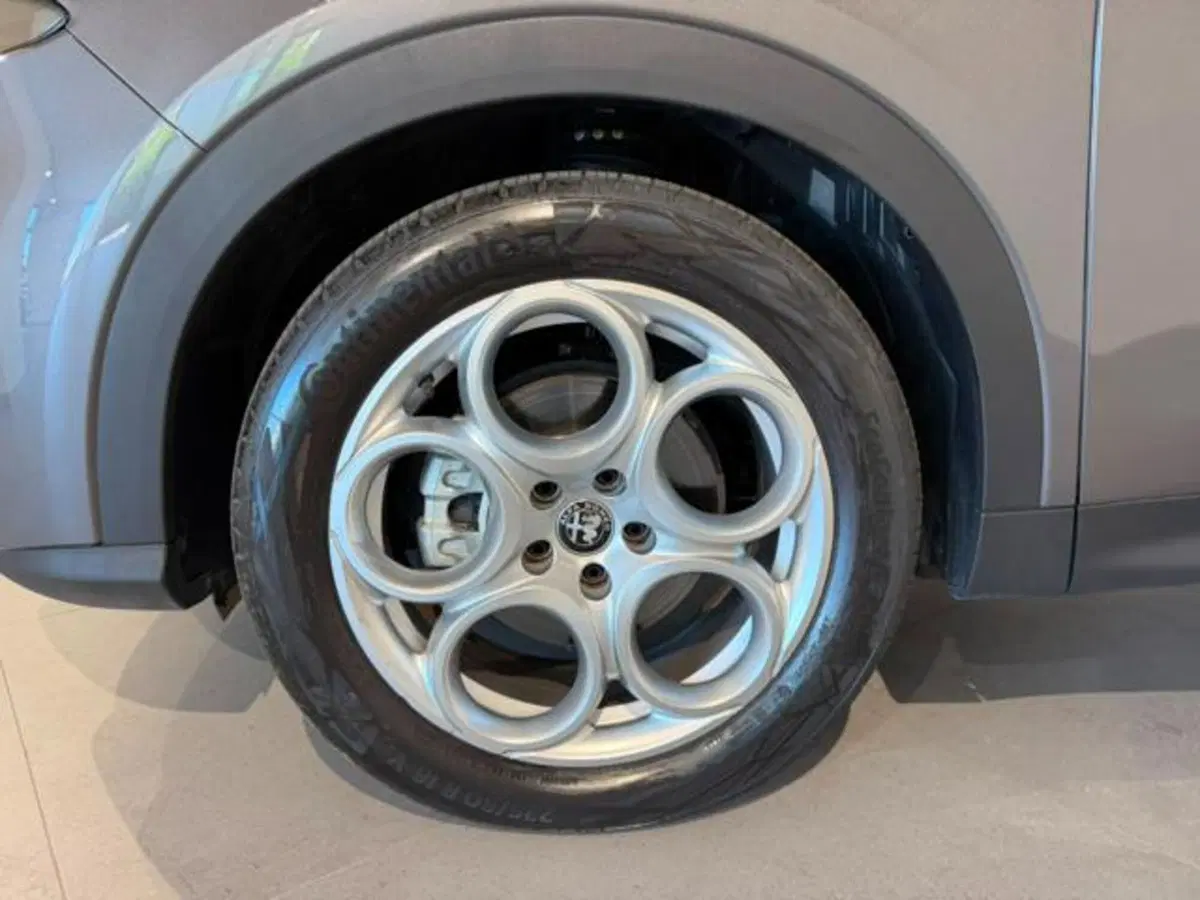 Alfa Romeo Tonale usata a Salerno (9)