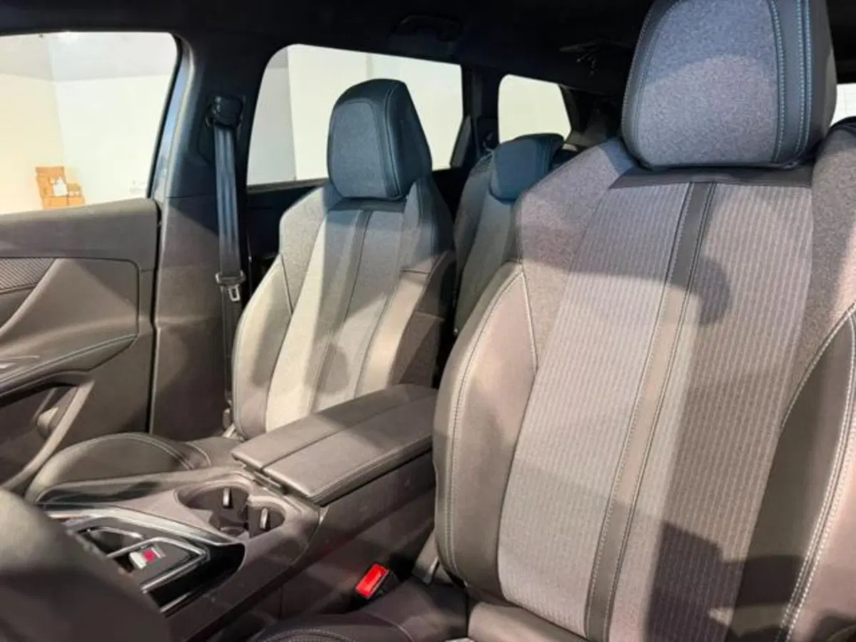 Peugeot 5008 usata a Salerno (11)