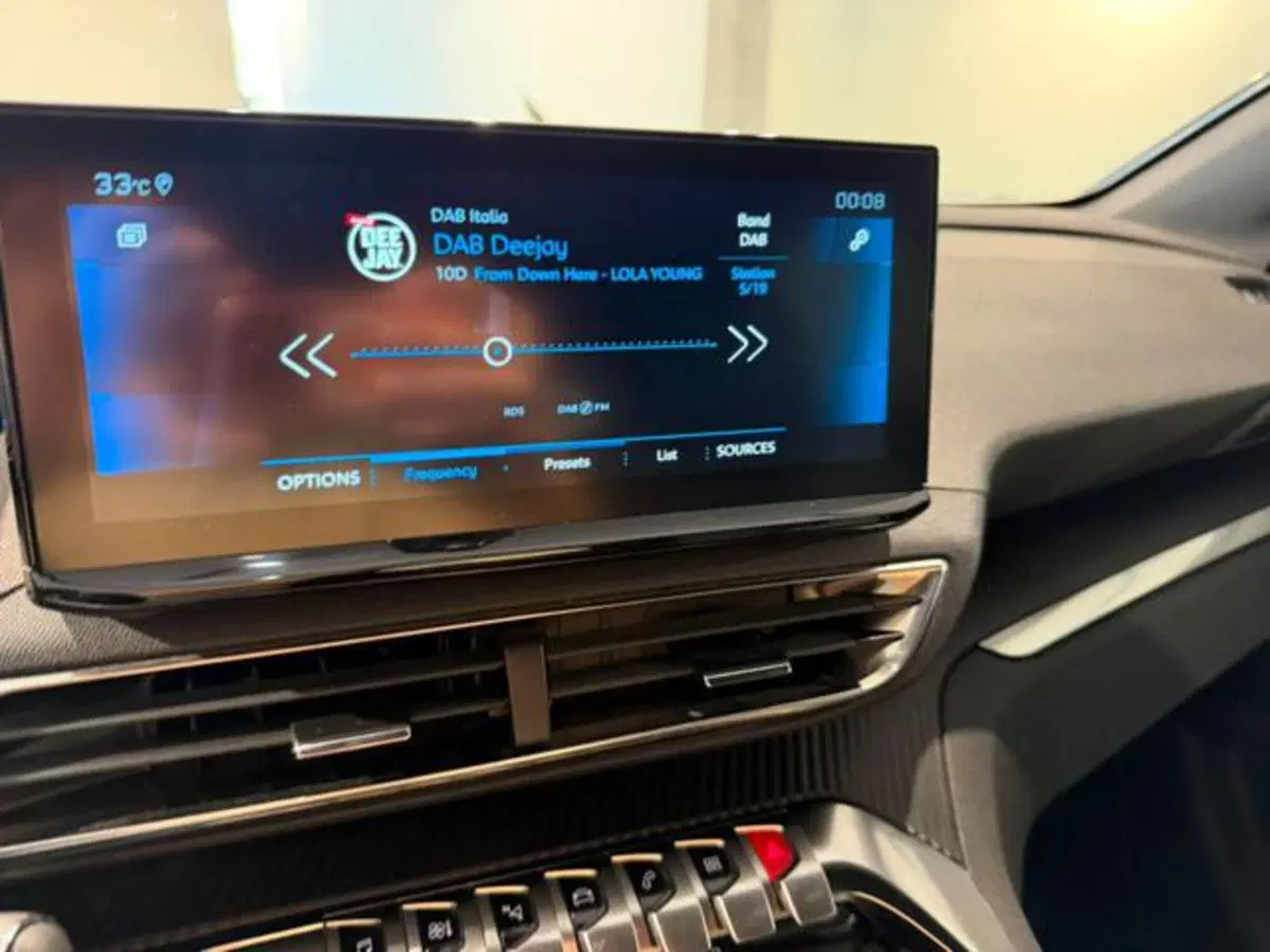 Peugeot 5008 usata a Salerno (16)