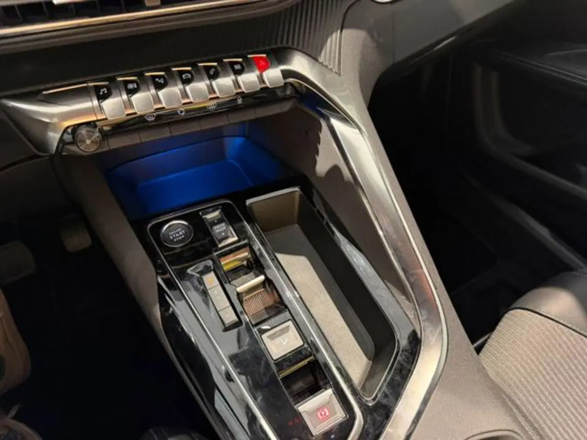 Peugeot 5008 usata a Salerno (17)