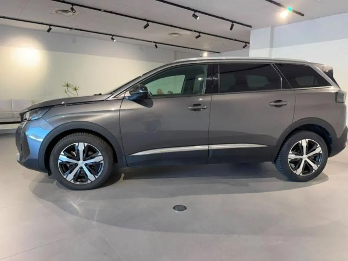 Peugeot 5008 usata a Salerno (7)