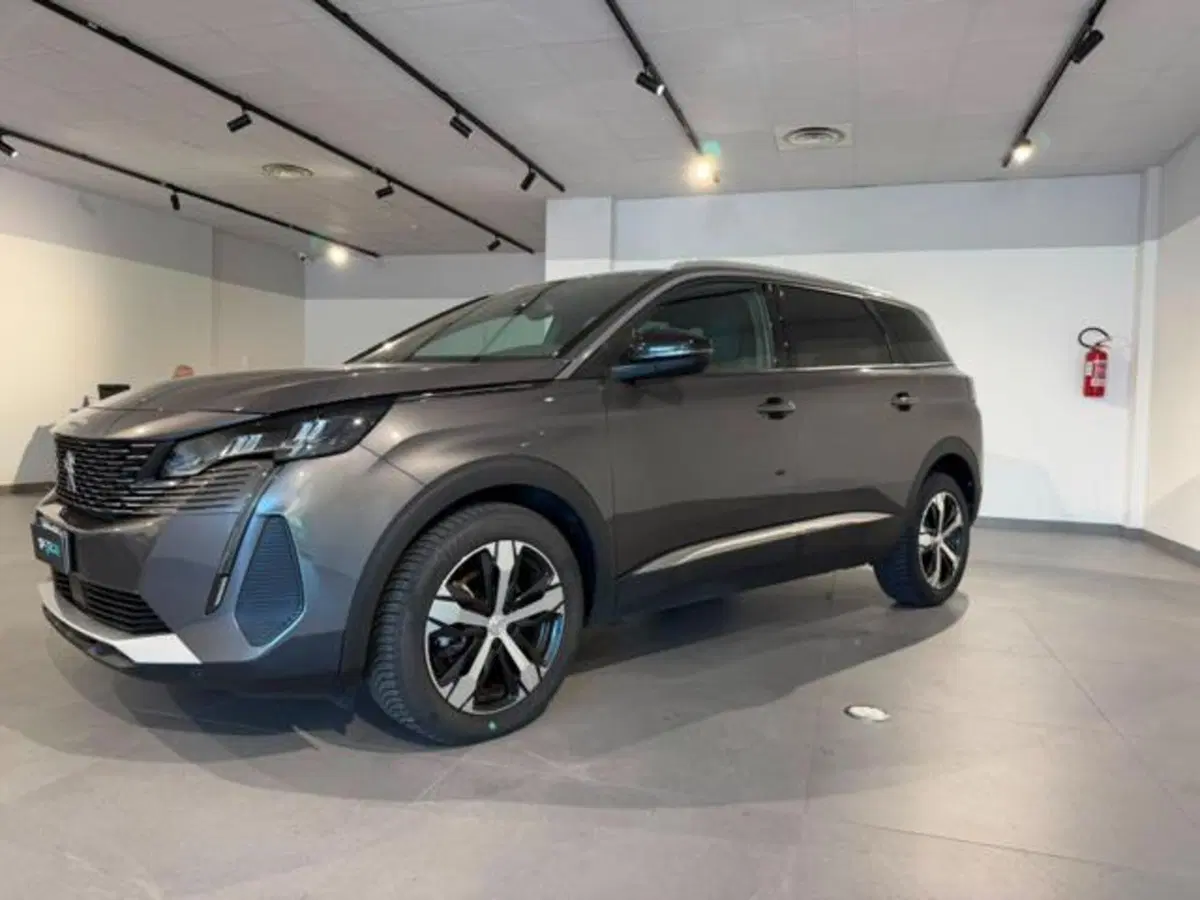 Peugeot 5008 usata a Salerno (8)