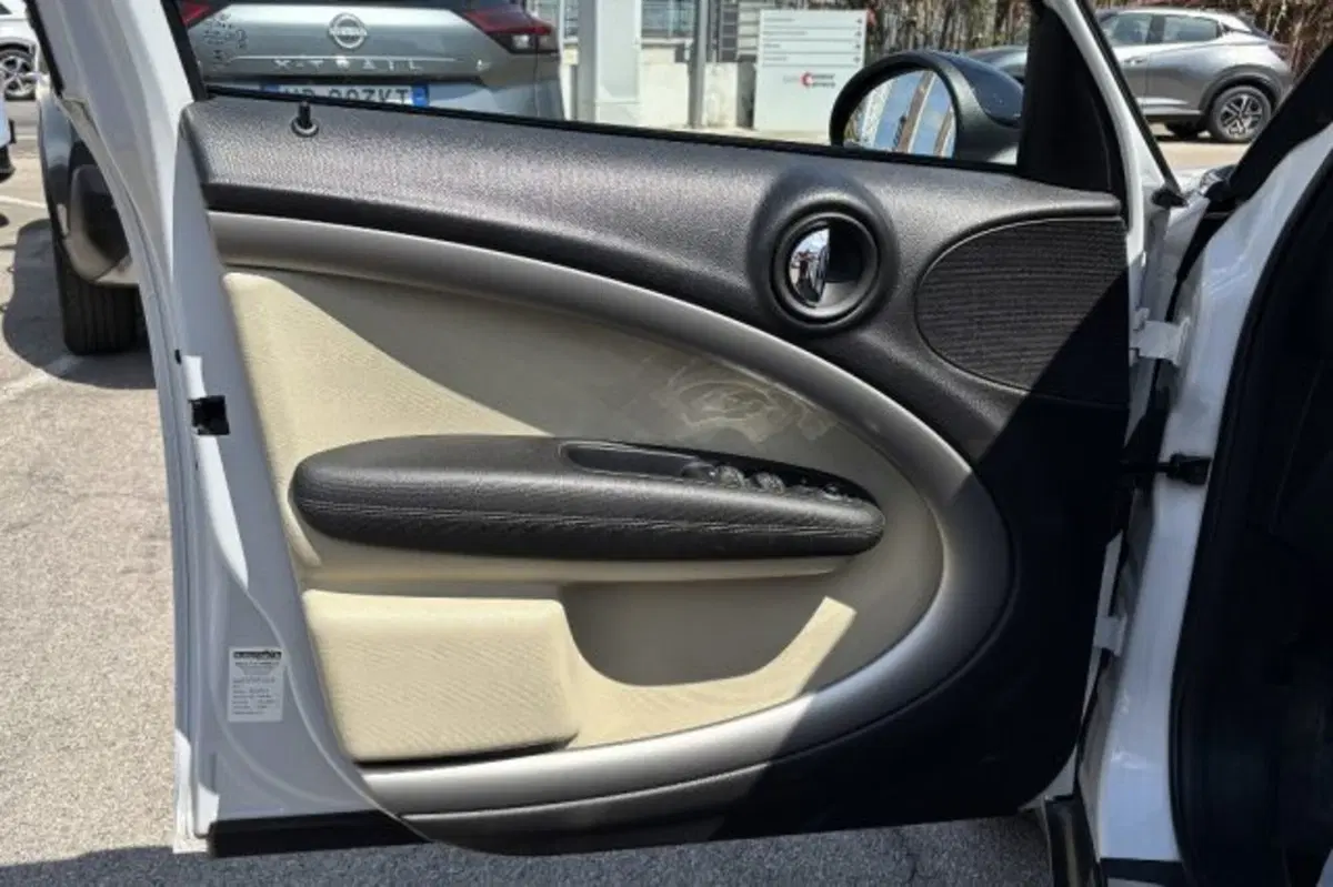 MINI Mini Countryman usata a Latina (12)