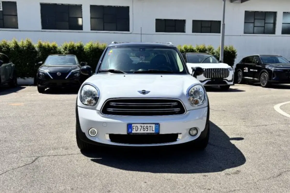 MINI Mini Countryman usata a Latina (2)