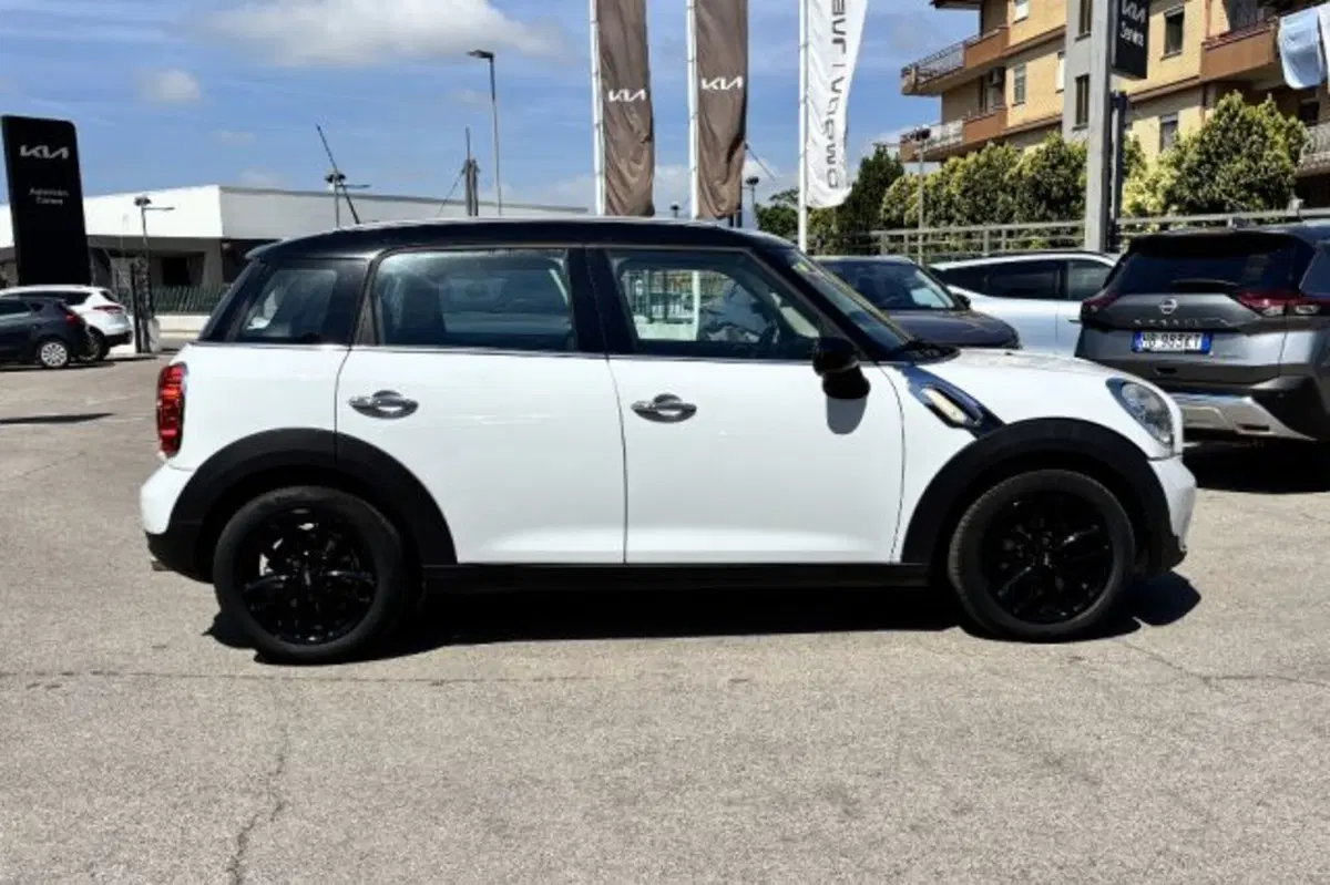 MINI Mini Countryman usata a Latina (4)