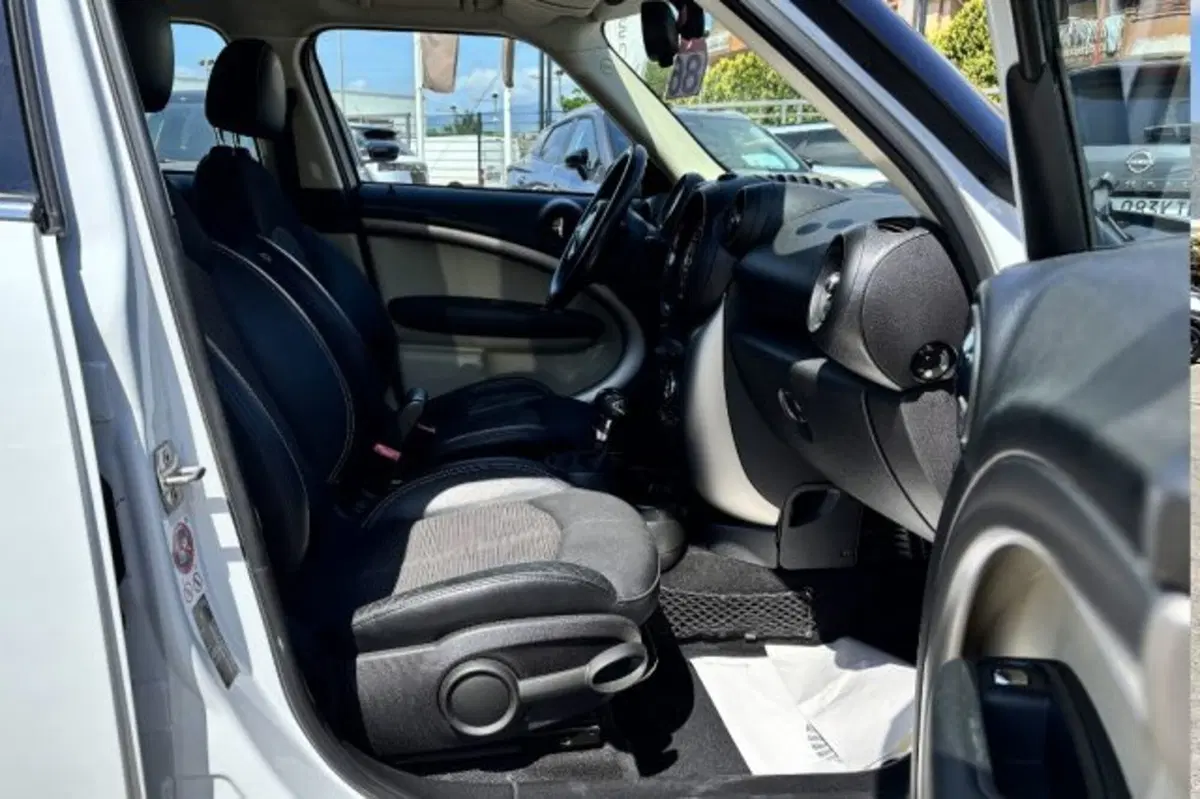 MINI Mini Countryman usata a Latina (8)
