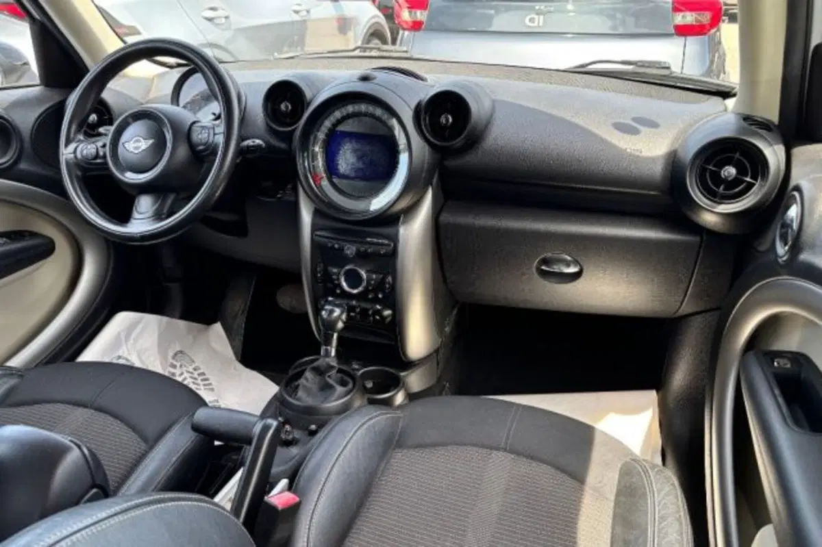 MINI Mini Countryman usata a Latina (9)