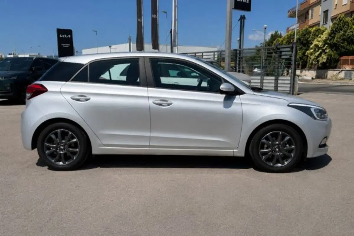 Hyundai i20 usata a Latina (4)