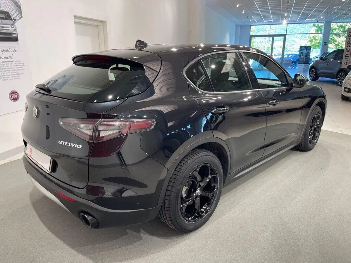 Alfa Romeo Stelvio usata a Sondrio (3)