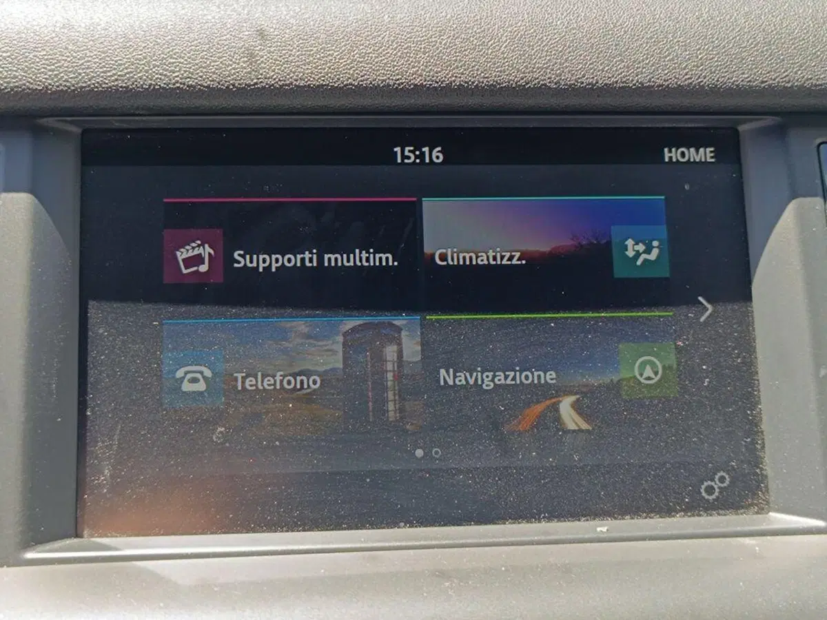 Land Rover Discovery Sport usata a Sondrio (11)