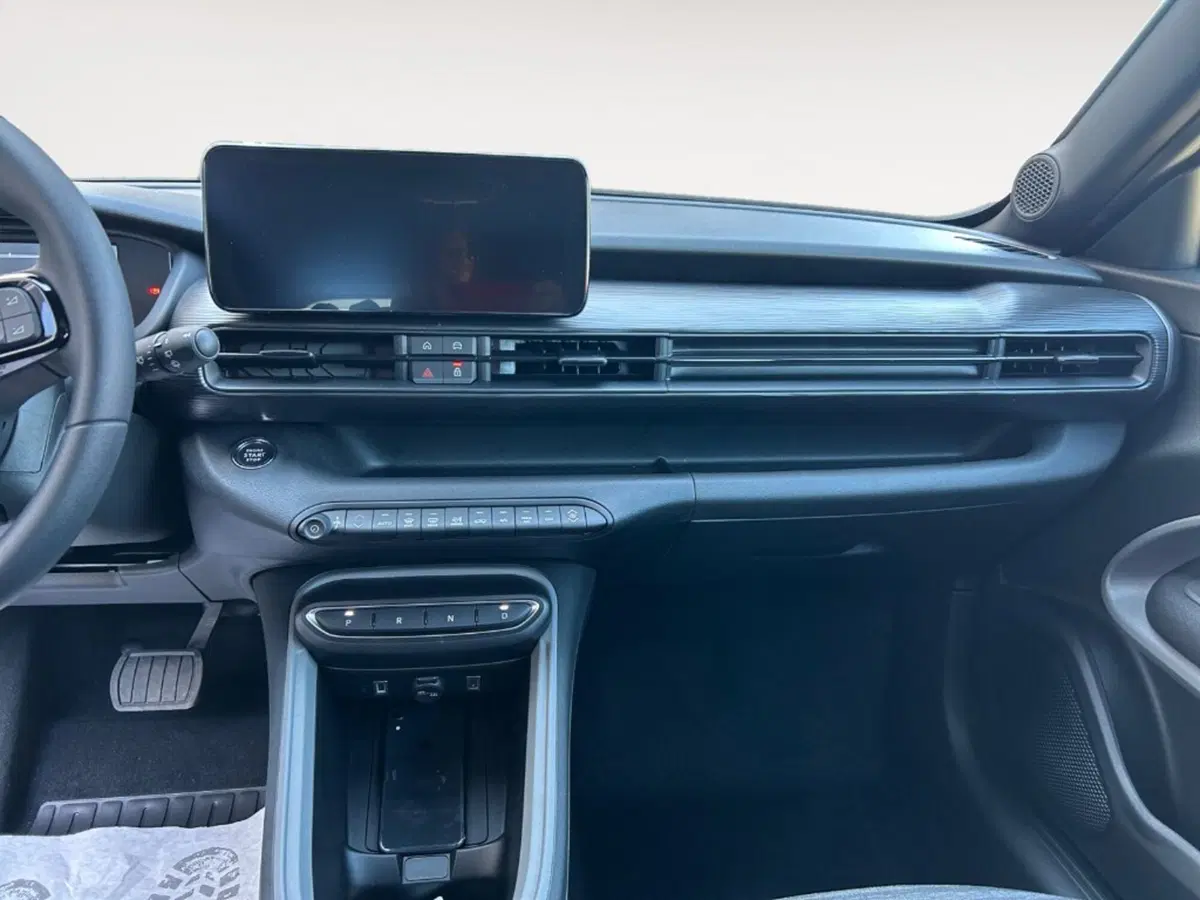 Jeep Avenger nuova a Verona (15)