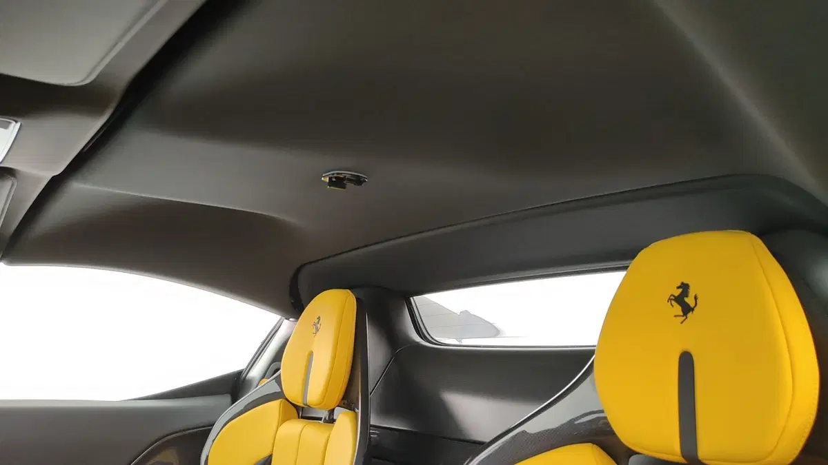 Ferrari SF90 Coupé usata a Perugia (14)