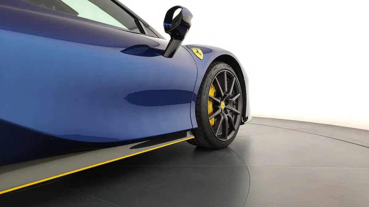 Ferrari SF90 Coupé usata a Perugia (8)