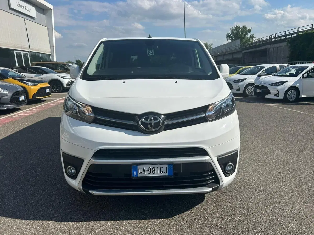 Toyota Proace Verso usata a Piacenza (10)