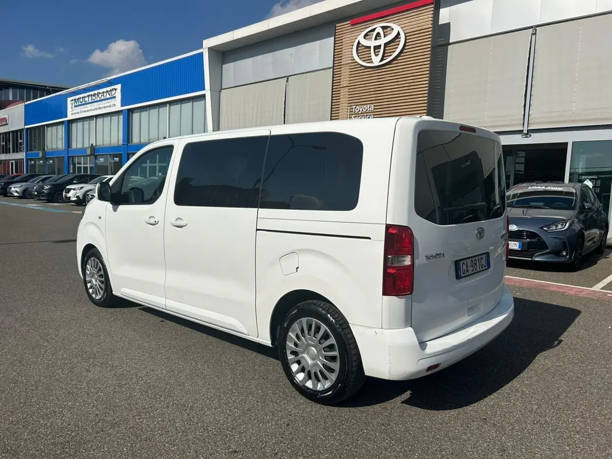 Toyota Proace Verso usata a Piacenza (4)