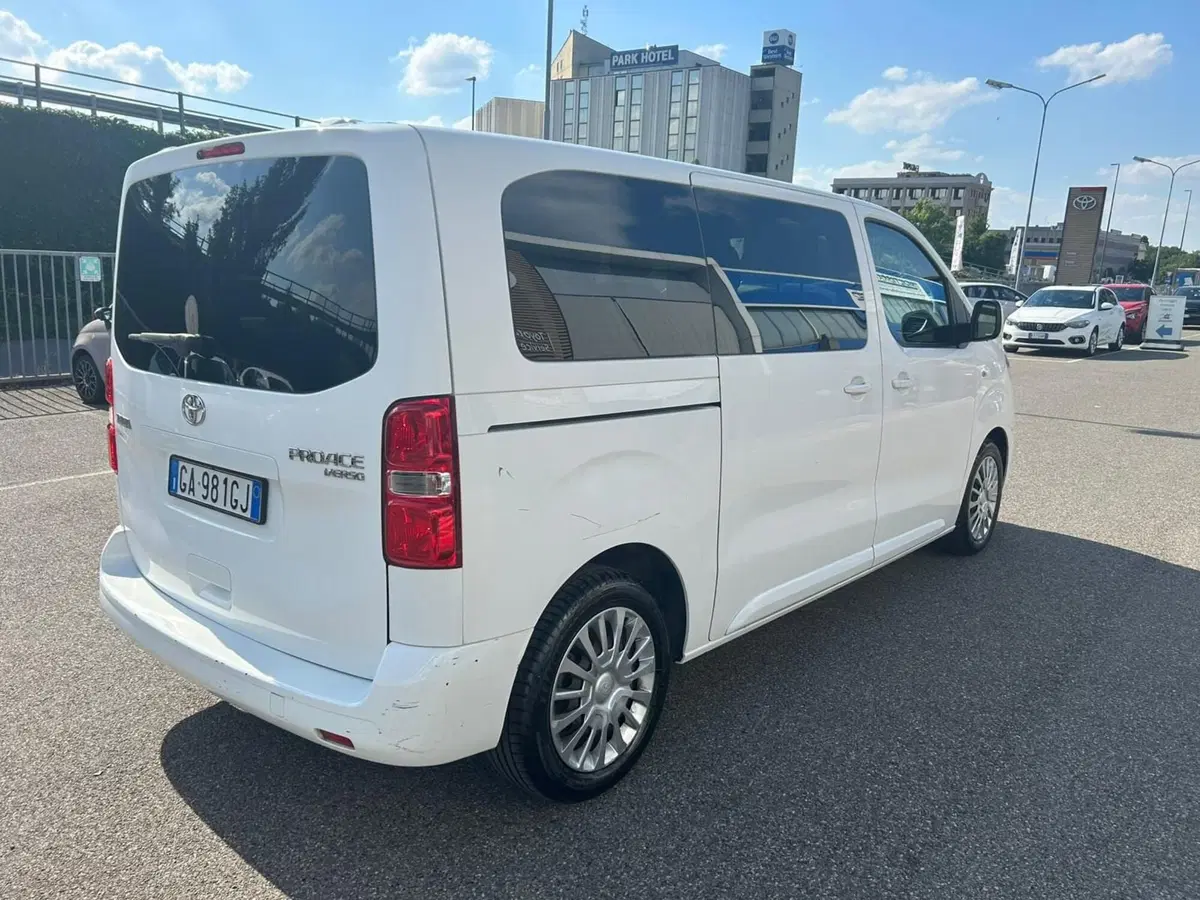 Toyota Proace Verso usata a Piacenza (6)