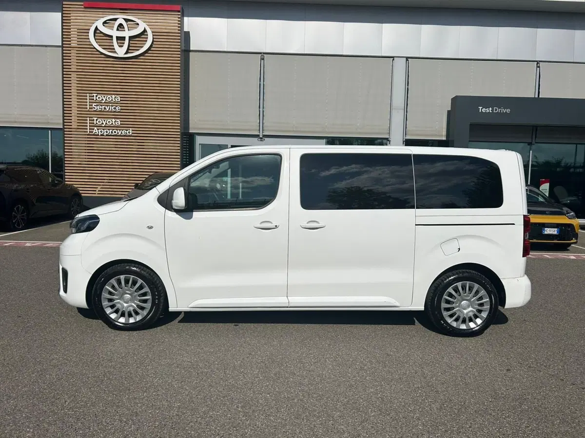 Toyota Proace Verso usata a Piacenza (9)