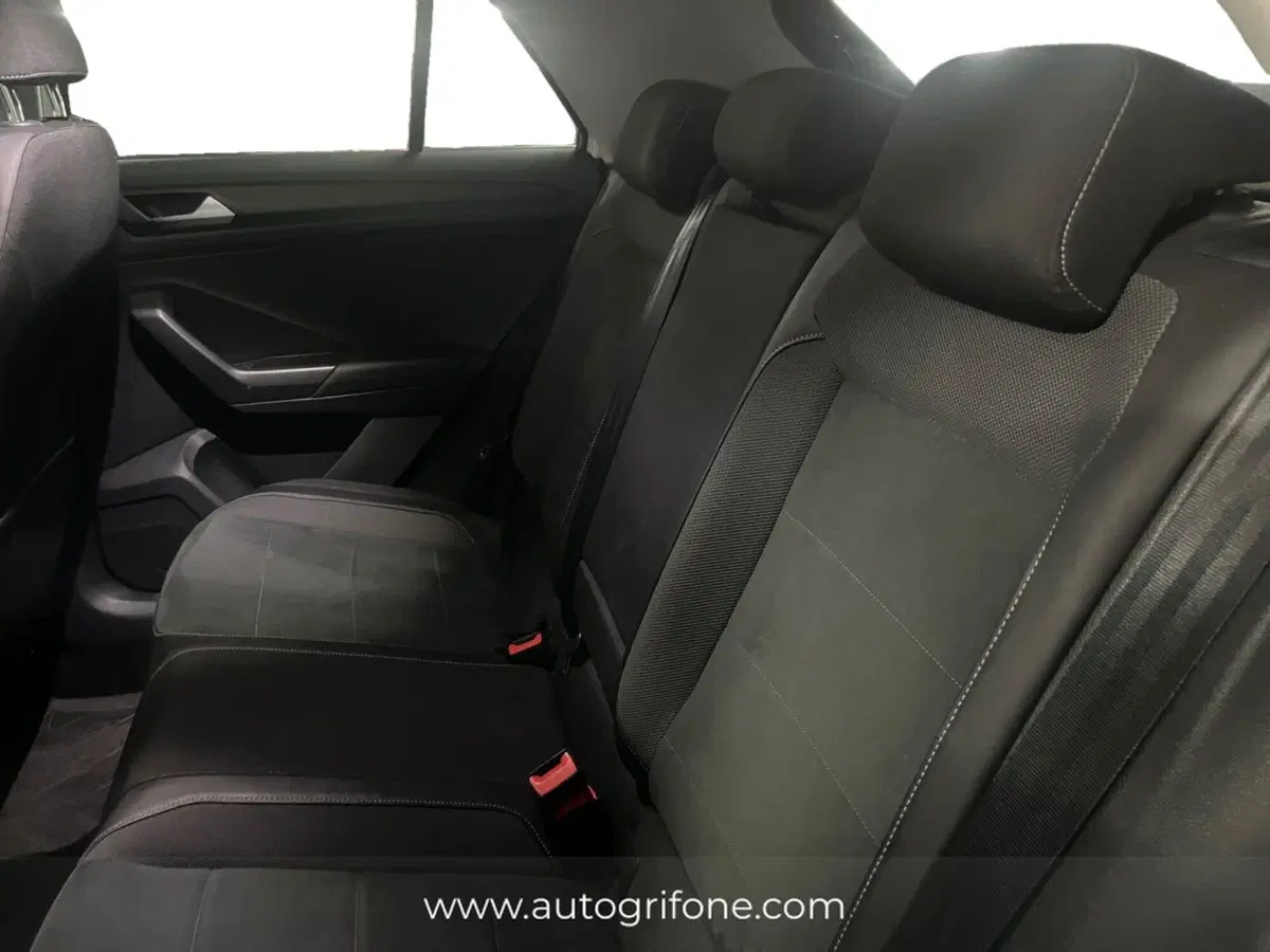 Volkswagen T-Roc usata a Modena (13)