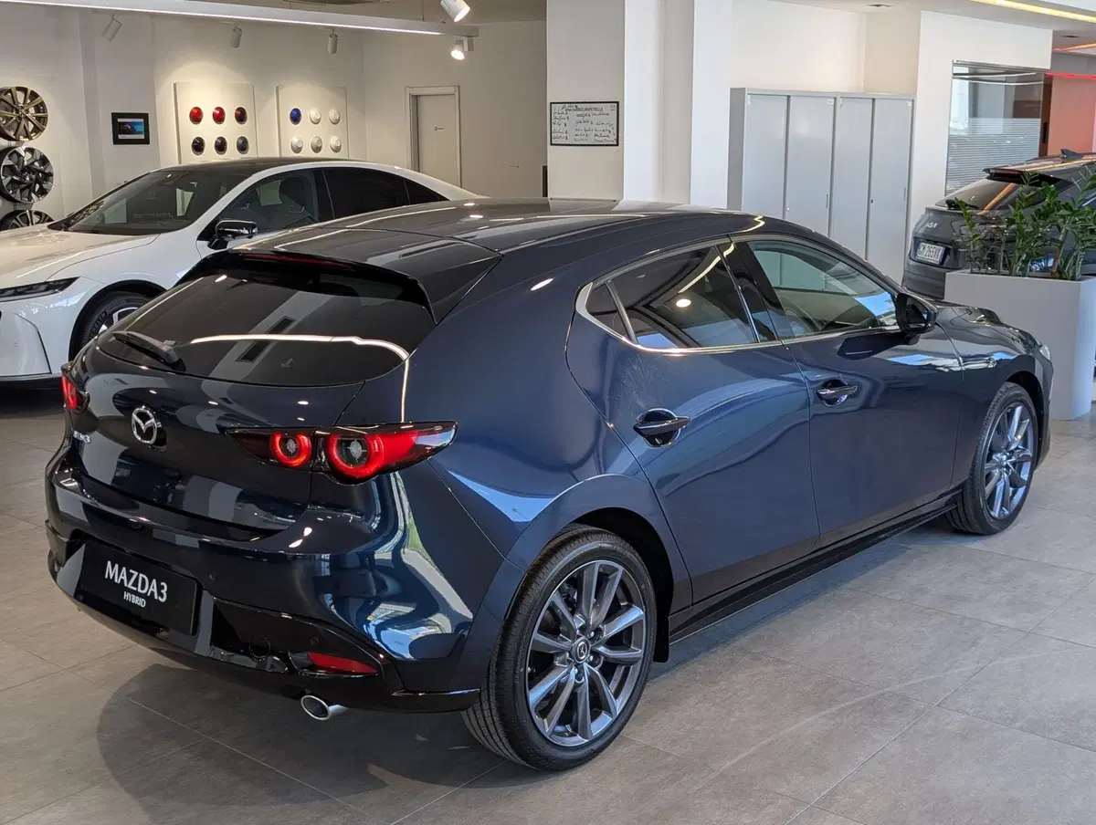 Mazda Mazda3 nuova a Napoli (7)