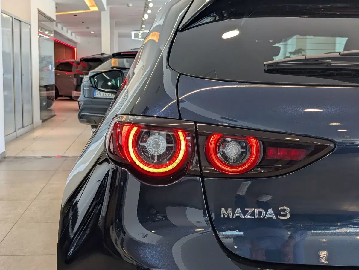 Mazda Mazda3 nuova a Napoli (9)