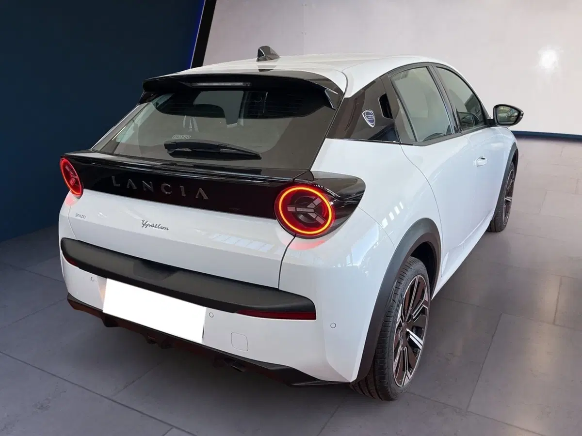 Lancia Ypsilon usata a Torino (6)