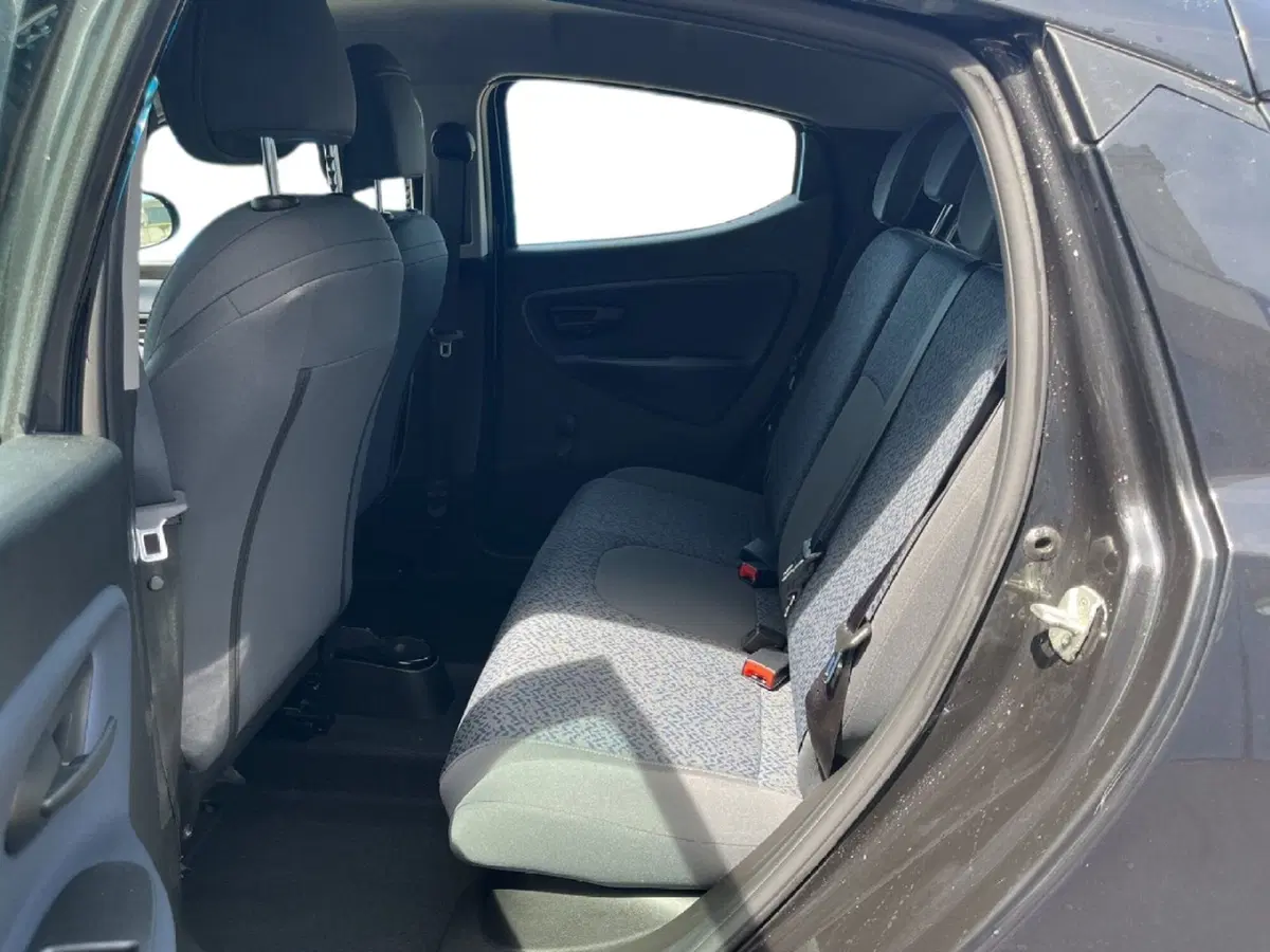 Lancia Ypsilon usata a Torino (8)