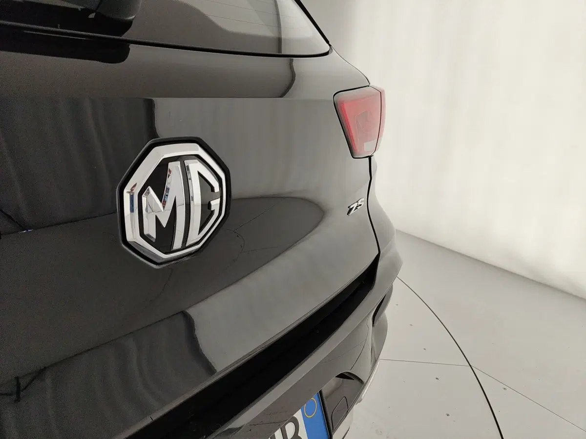 Mg ZS usata a Caserta (9)