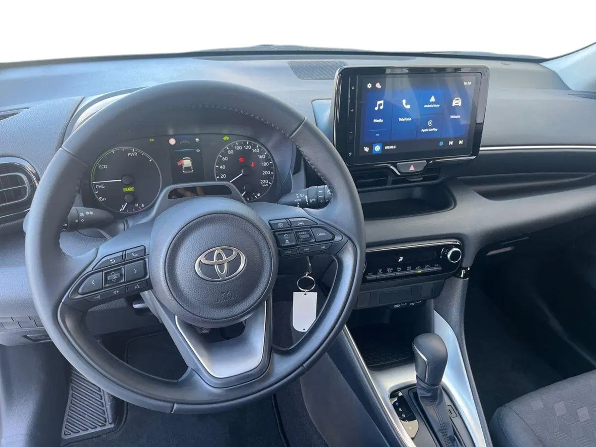 Toyota Yaris nuova a Ragusa (8)