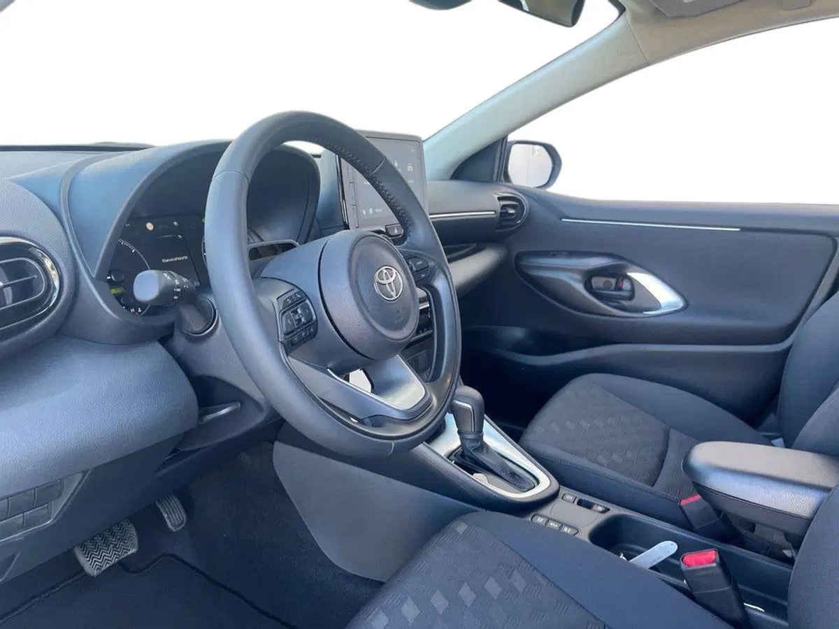 Toyota Yaris nuova a Ragusa (7)