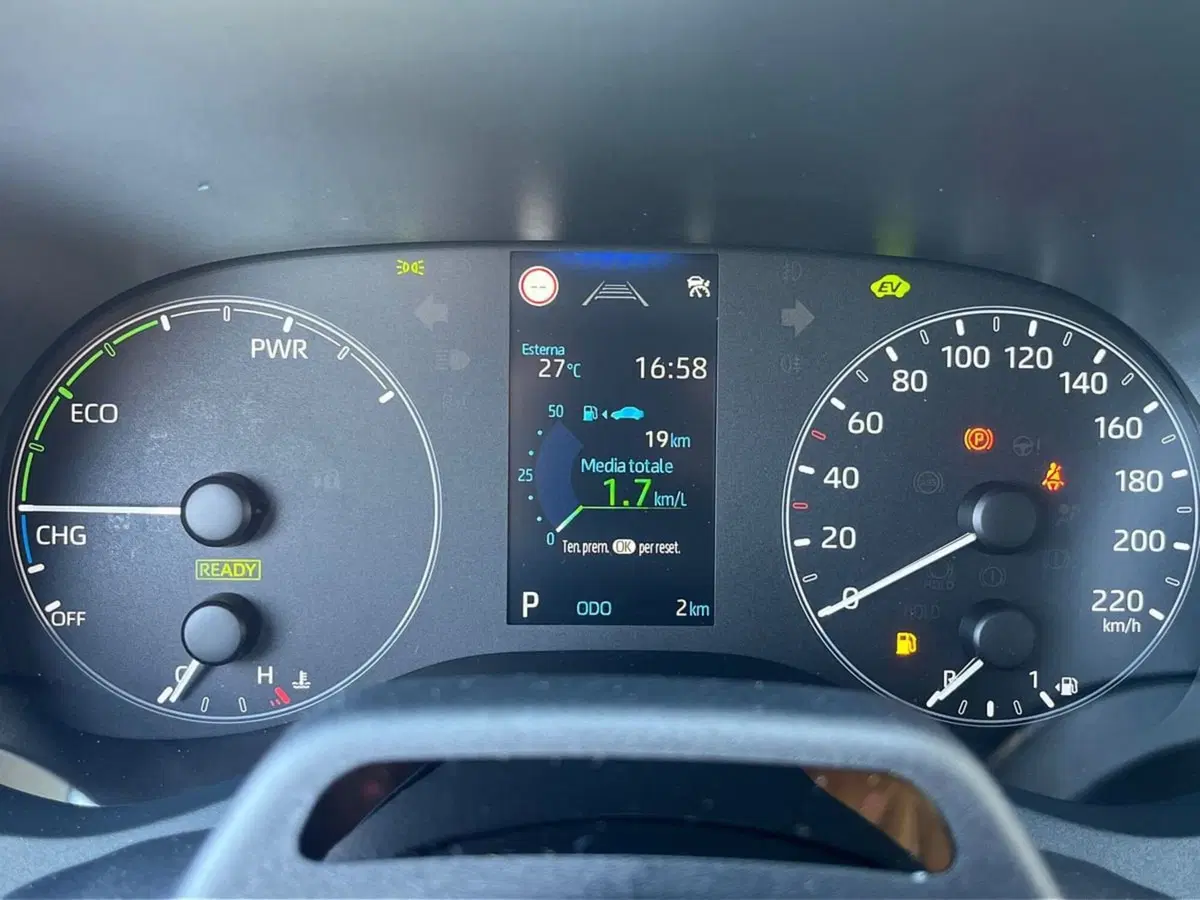 Toyota Yaris nuova a Ragusa (9)
