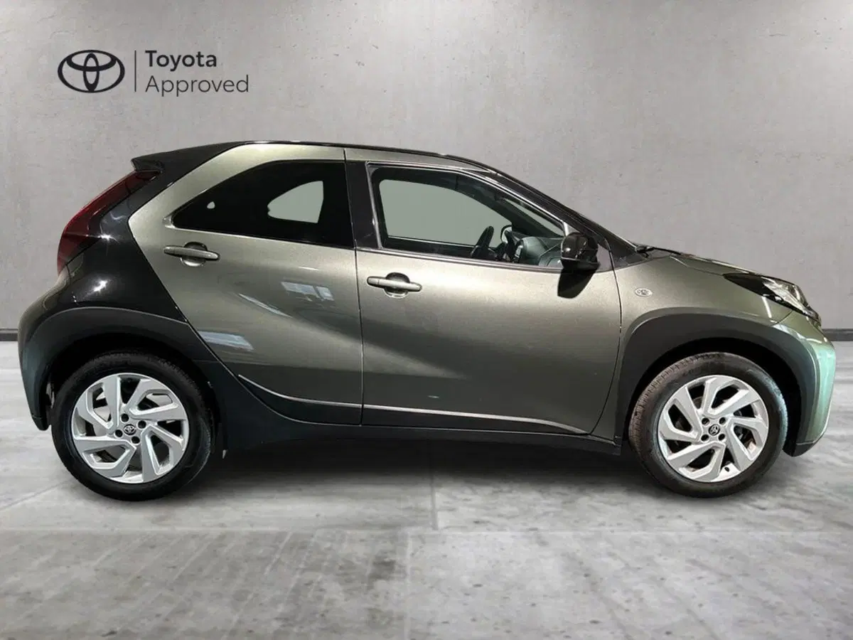 Toyota Aygo X usata a Milano (3)