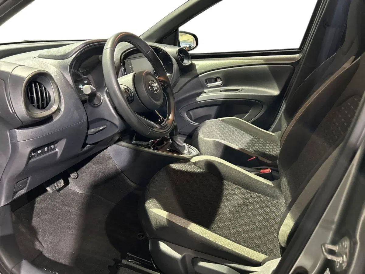 Toyota Aygo X usata a Milano (6)