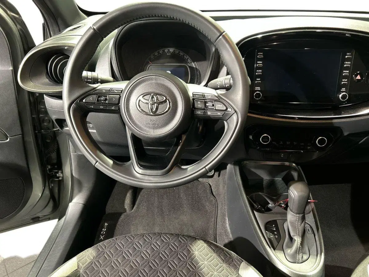 Toyota Aygo X usata a Milano (7)