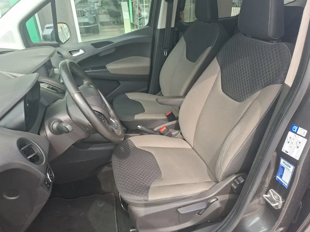 Ford Tourneo Courier usata a Ancona (15)