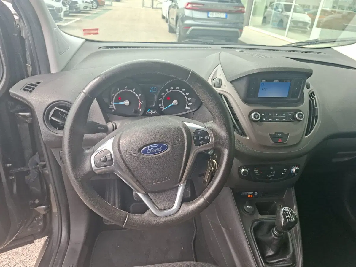 Ford Tourneo Courier usata a Ancona (16)