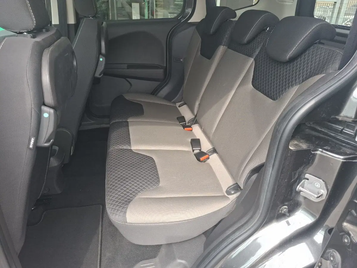 Ford Tourneo Courier usata a Ancona (17)