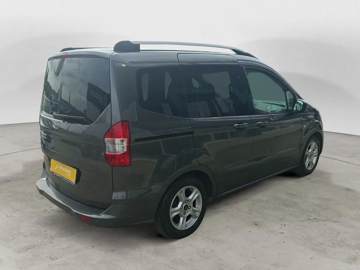Ford Tourneo Courier usata a Ancona (5)