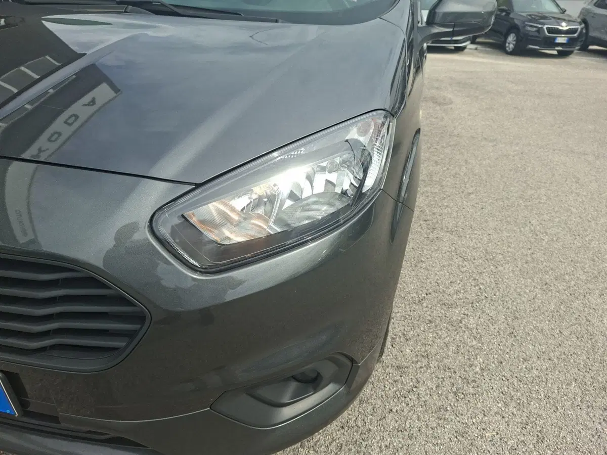 Ford Tourneo Courier usata a Ancona (9)