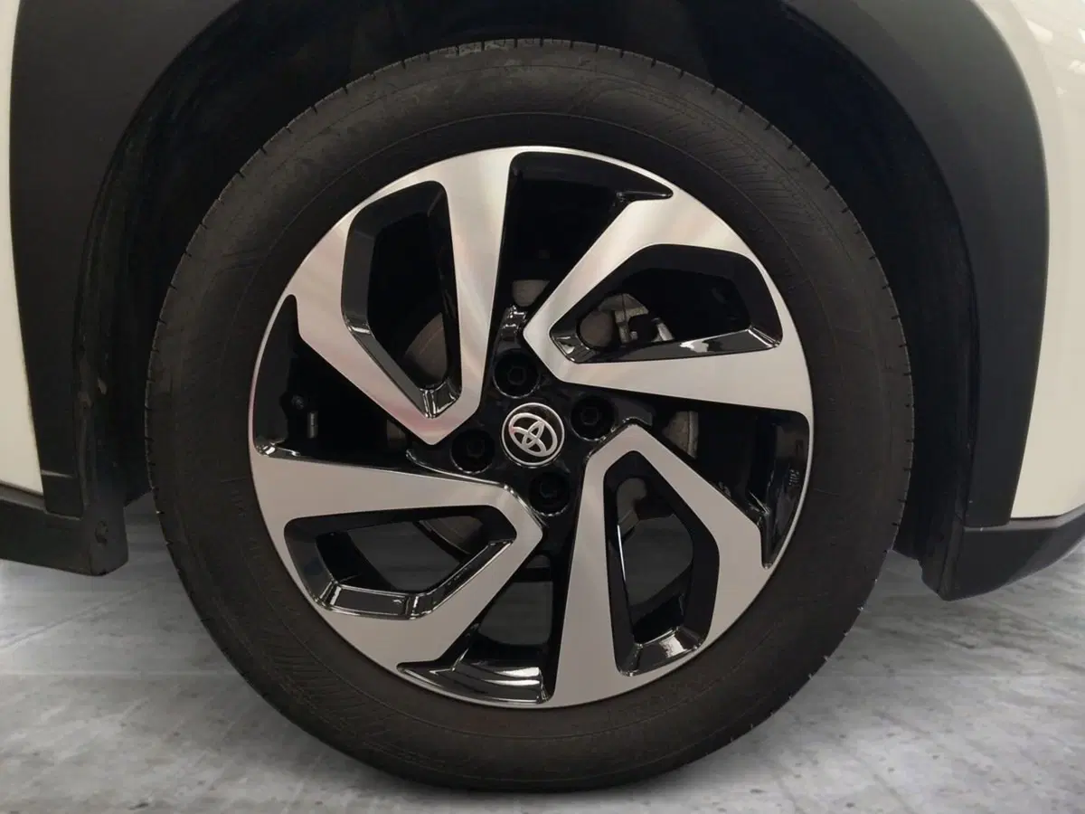 Toyota Aygo X usata a Roma (14)