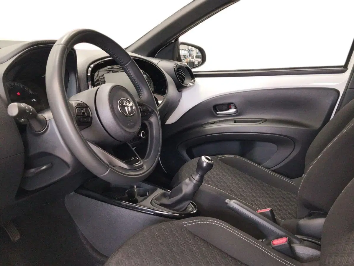Toyota Aygo X usata a Roma (7)