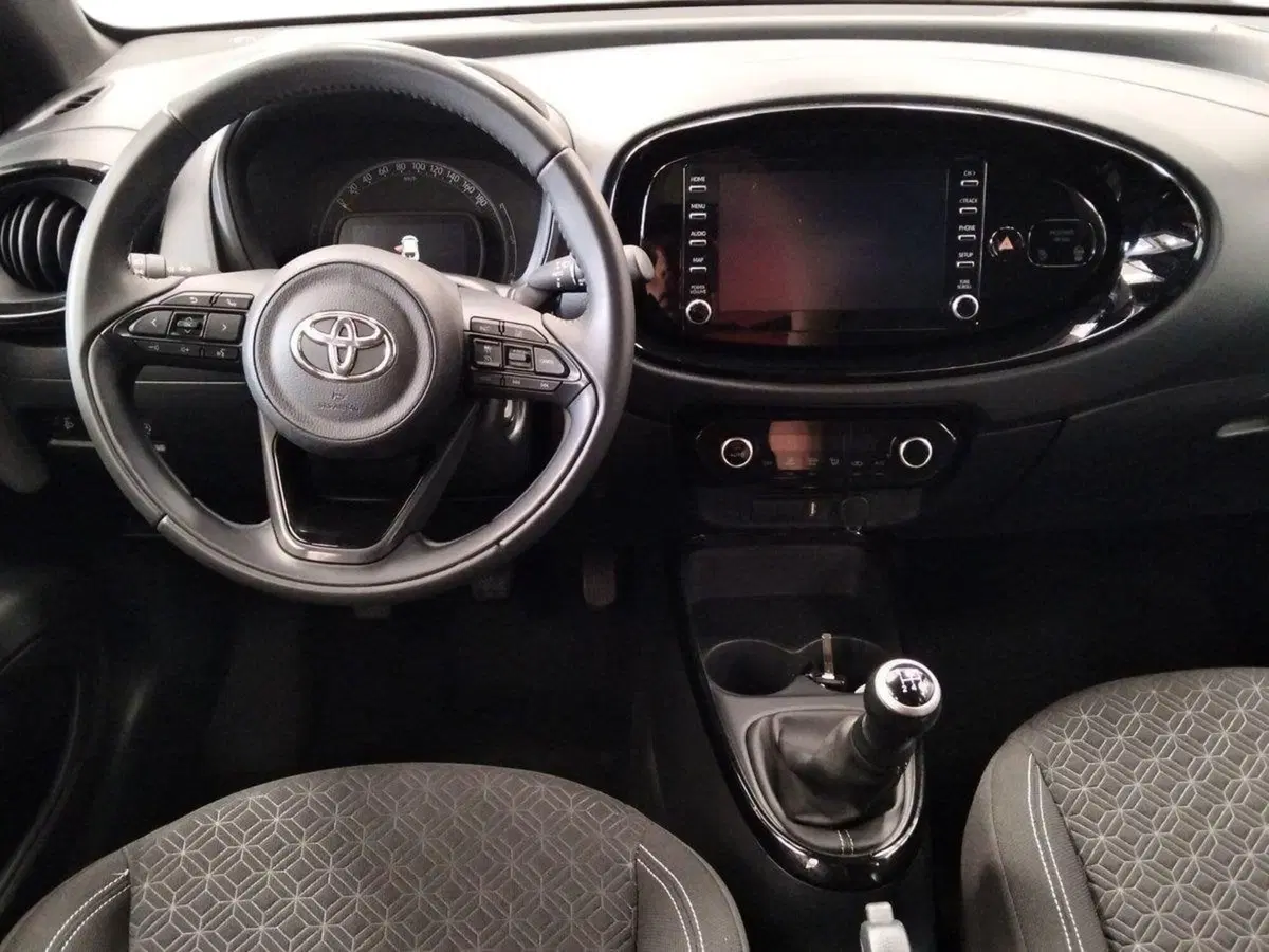 Toyota Aygo X usata a Roma (8)