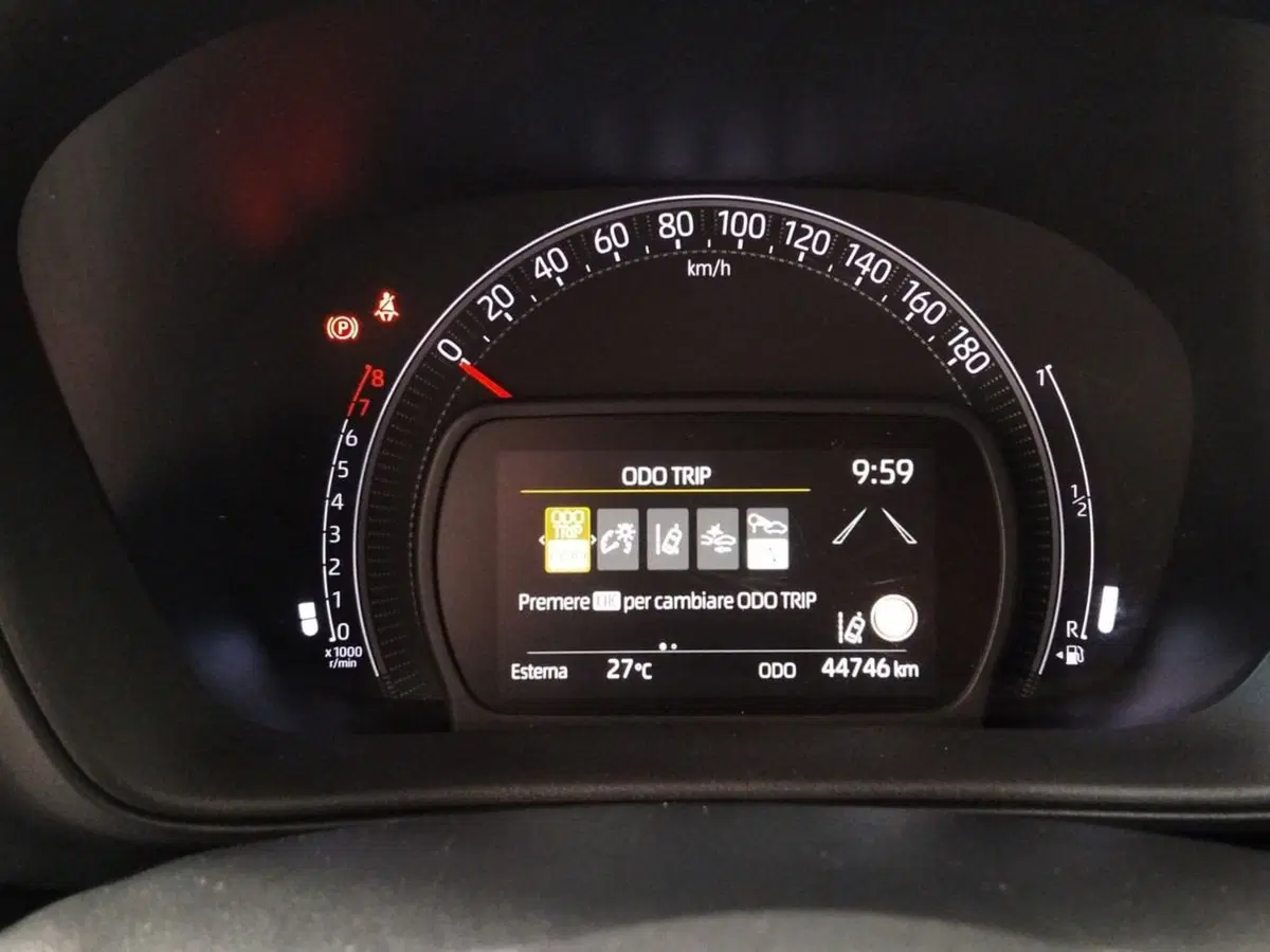 Toyota Aygo X usata a Roma (9)