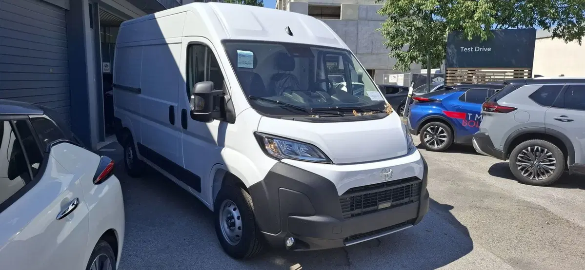 Toyota Proace Max Furgone nuova a Bologna