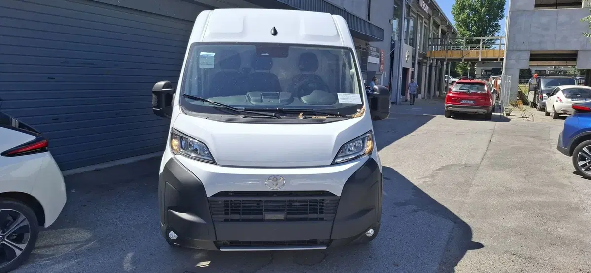 Toyota Proace Max Furgone nuova a Bologna (2)