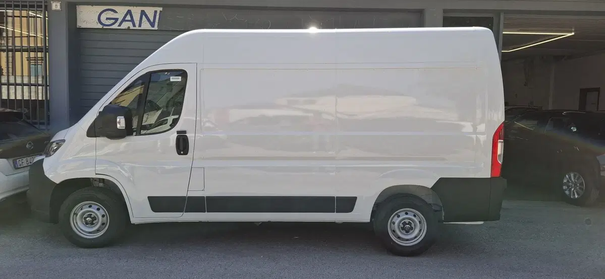 Toyota Proace Max Furgone nuova a Bologna (3)