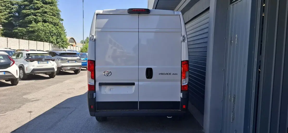 Toyota Proace Max Furgone nuova a Bologna (5)