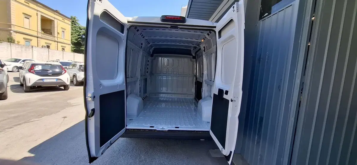 Toyota Proace Max Furgone nuova a Bologna (6)