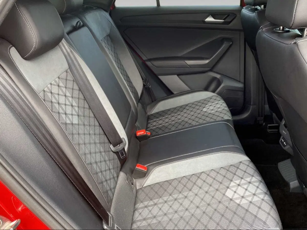 Volkswagen T-Roc usata a Livorno (11)
