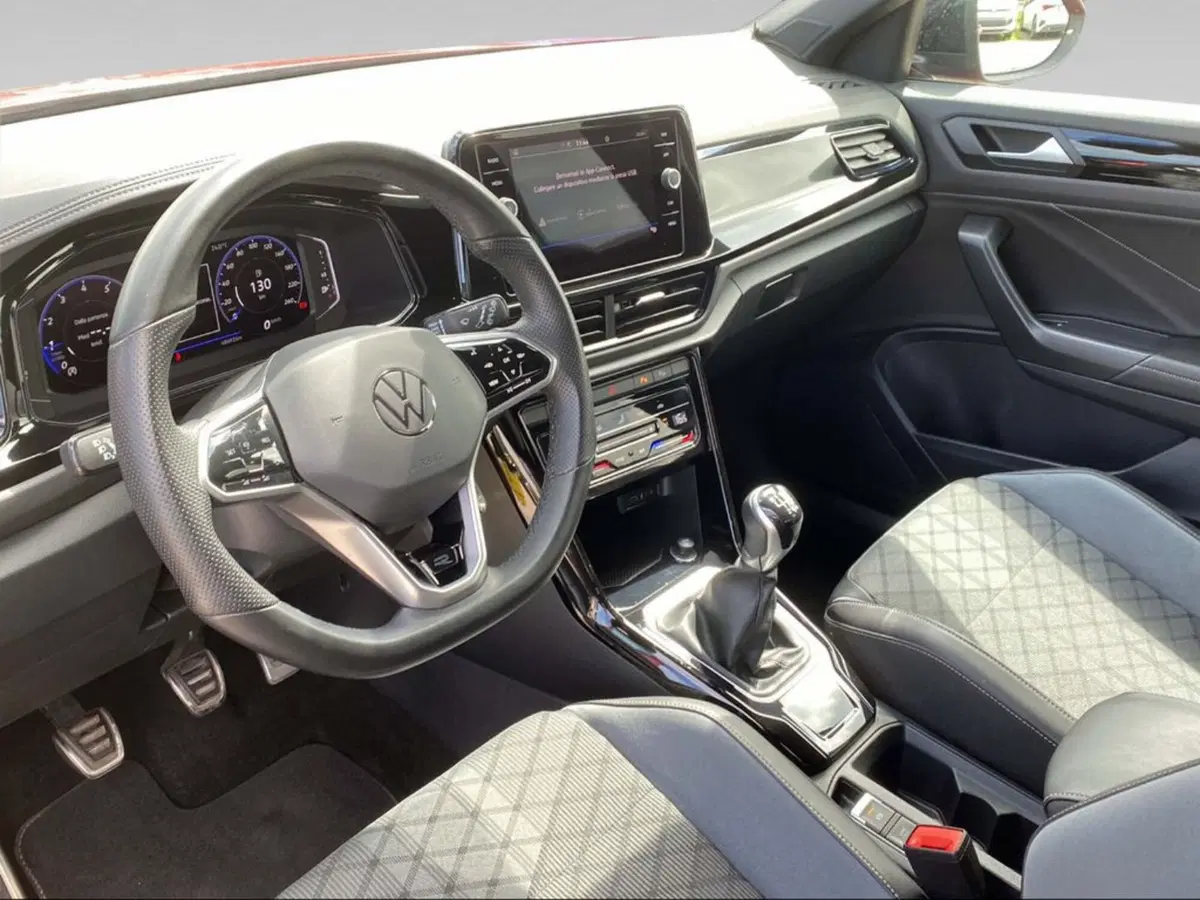 Volkswagen T-Roc usata a Livorno (13)